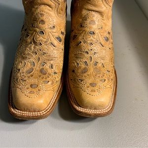 Western boots, Tan and size 8.5